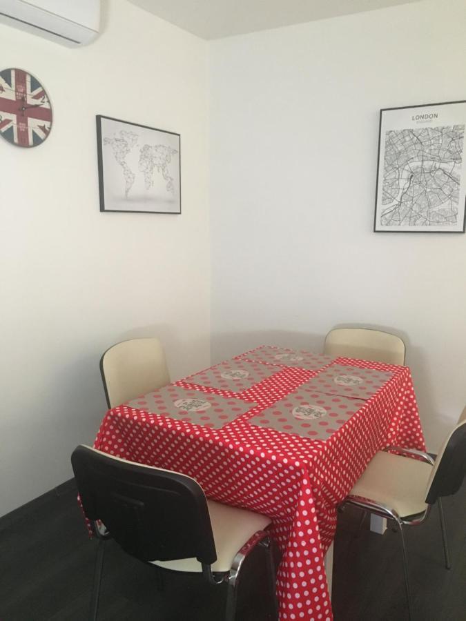 Buckingham Palace Apartman, Ντέμπρετσεν Εξωτερικό φωτογραφία